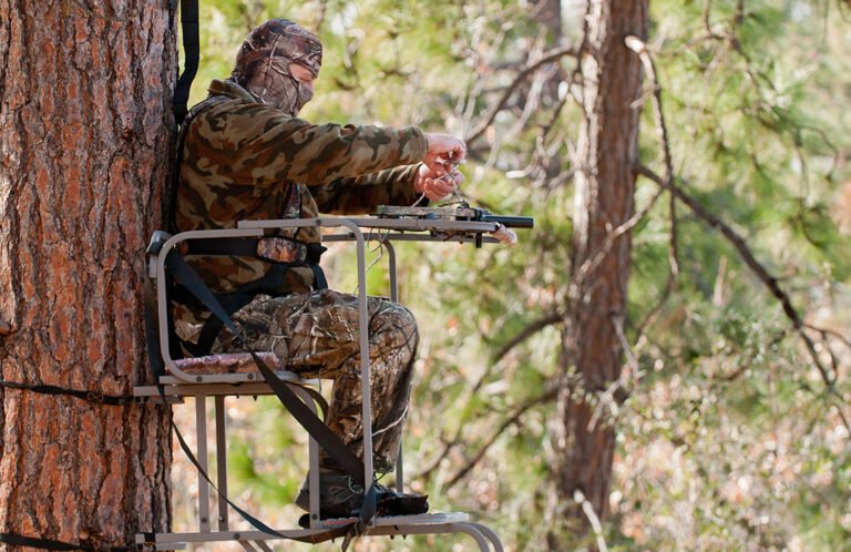 Choosing the Best Camouflage Gear for Deer Hunting